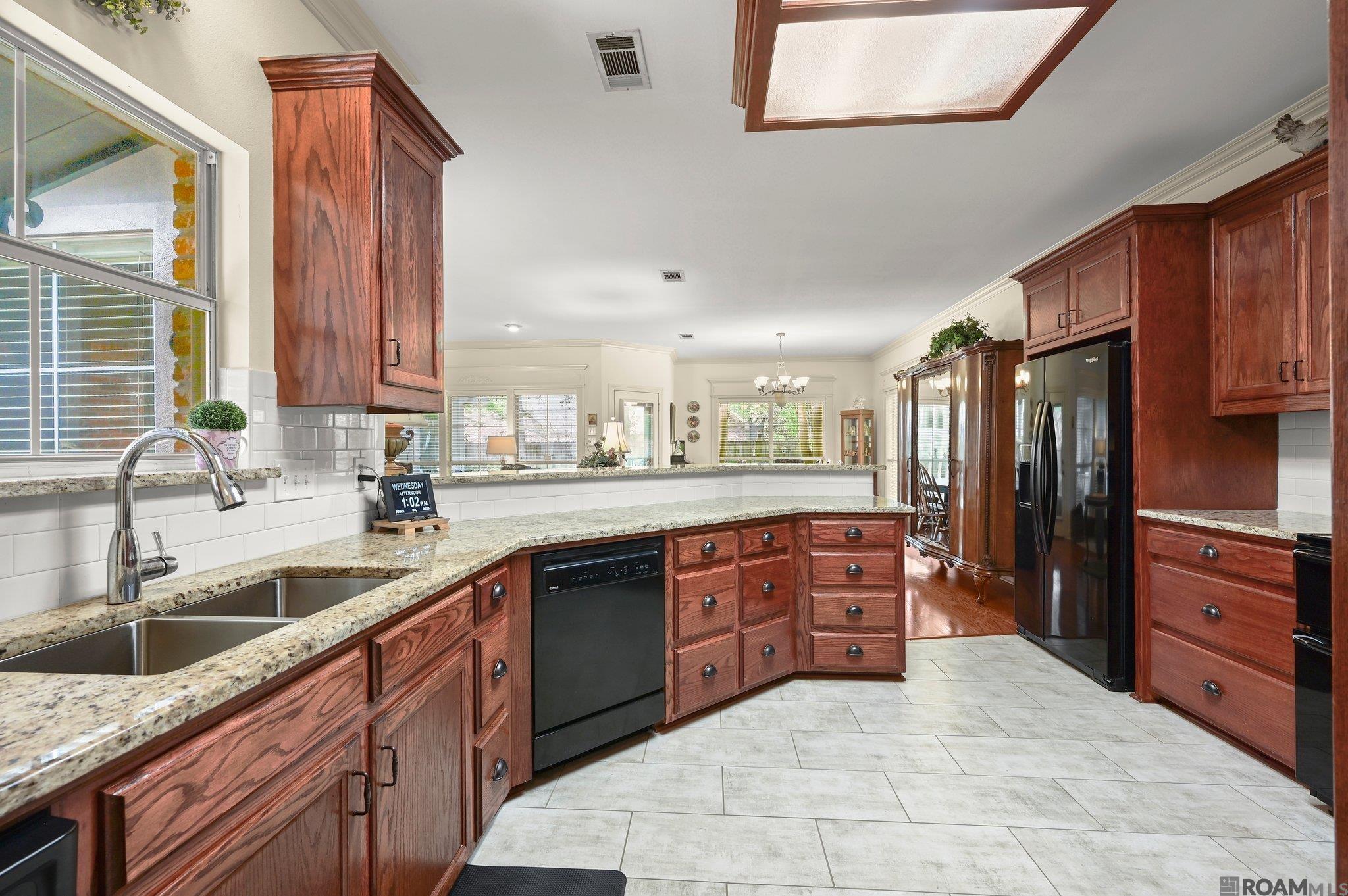 1542 Colony Ln, Zachary, Louisiana image 9