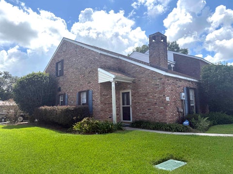 Townhouse For Sale - 250 South French Quarter Drive<br/> Houma, LA 70364