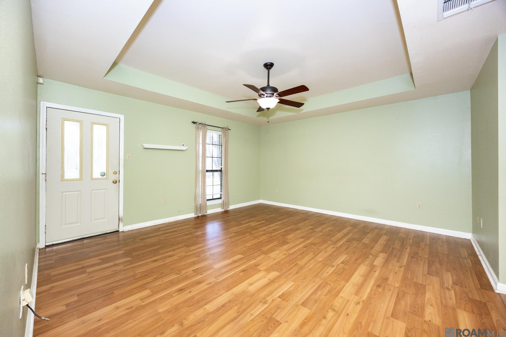2014 E Catalpa St, Gonzales, Louisiana image 3
