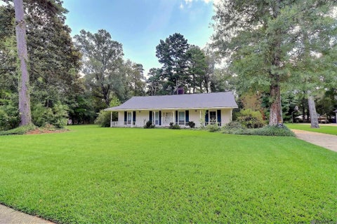 Homes For Sale - 15826 Chivre Ave<br/> Greenwell Springs, LA 70706