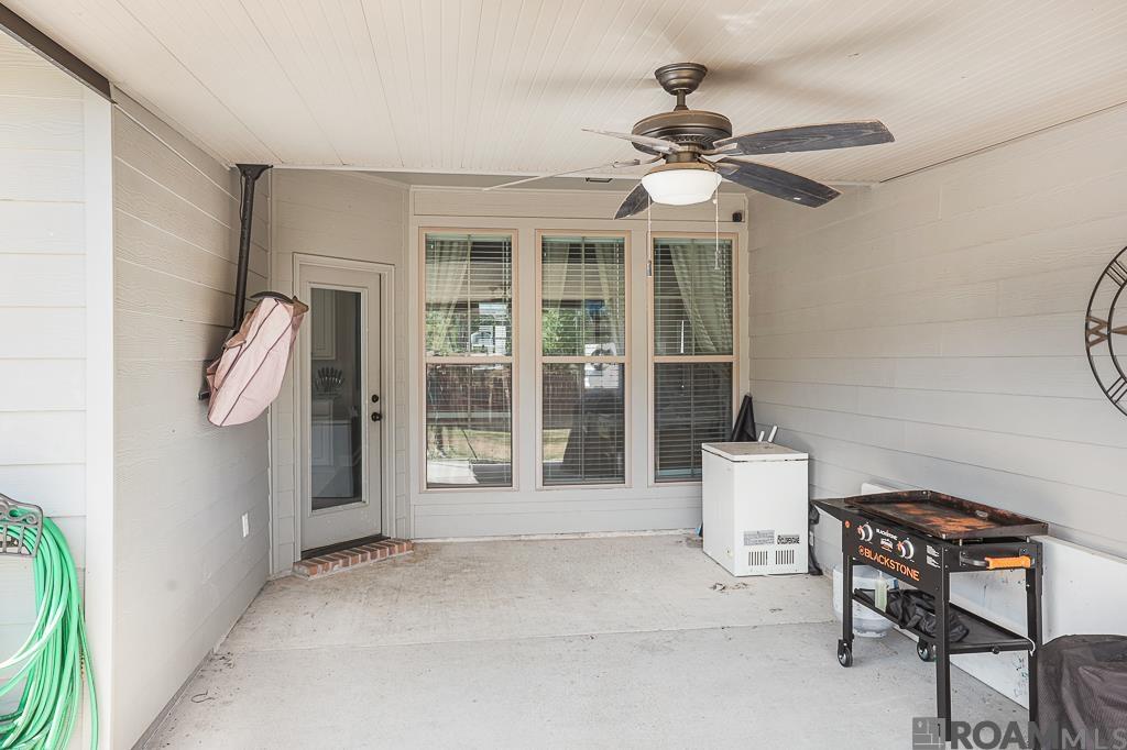 27970 Meadow Hill Ln, Denham Springs, Louisiana image 16