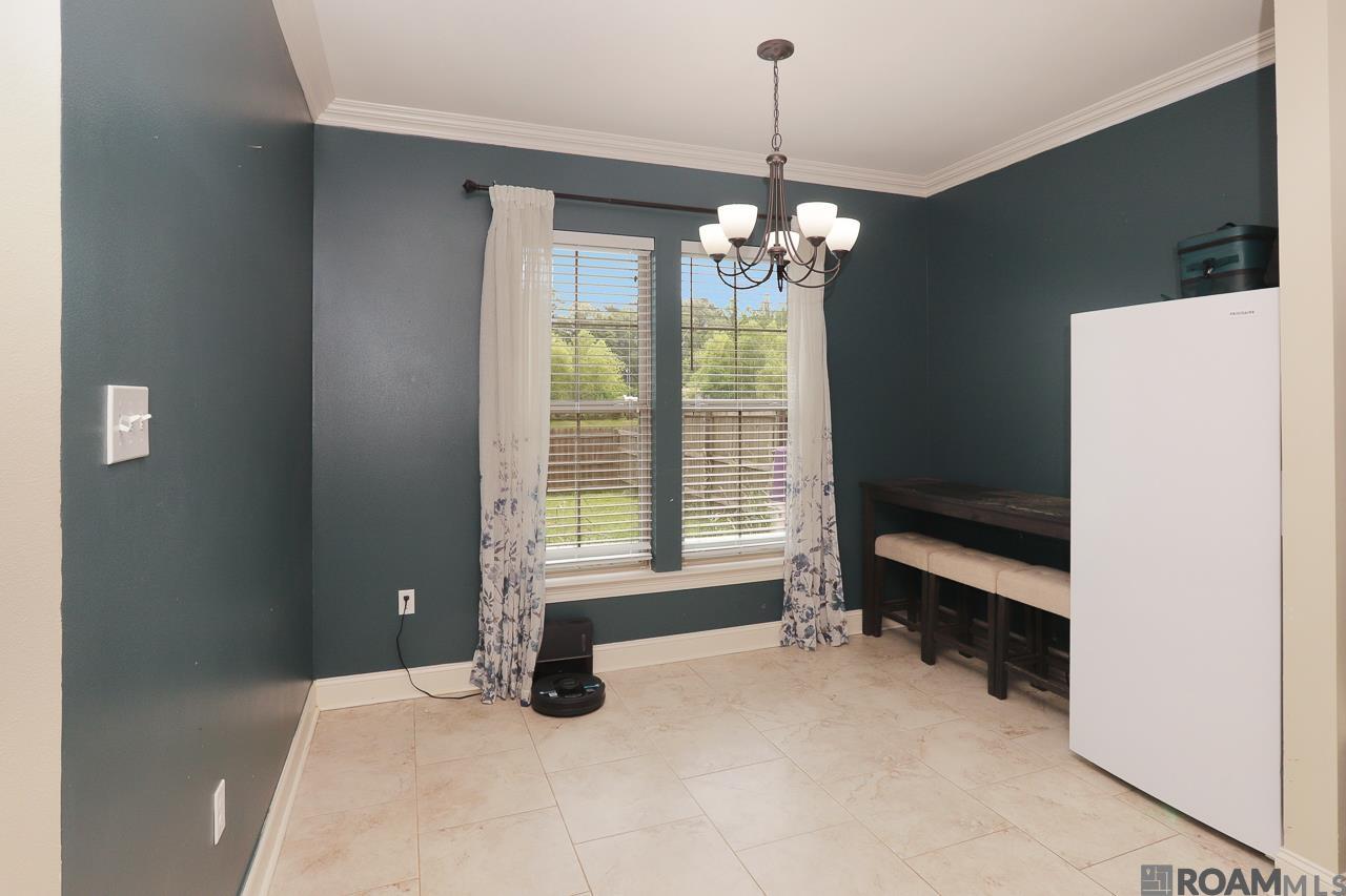 27970 Meadow Hill Ln, Denham Springs, Louisiana image 6
