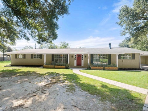 Homes For Sale - 354 Rushing Rd W Rd<br/> Denham Springs, LA 70726