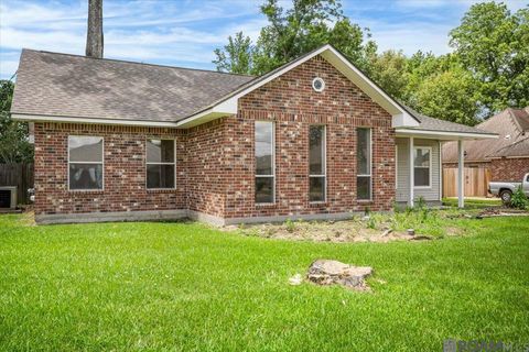 Homes For Sale - 3526 Redbud Drive<br/> Zachary, LA 70791