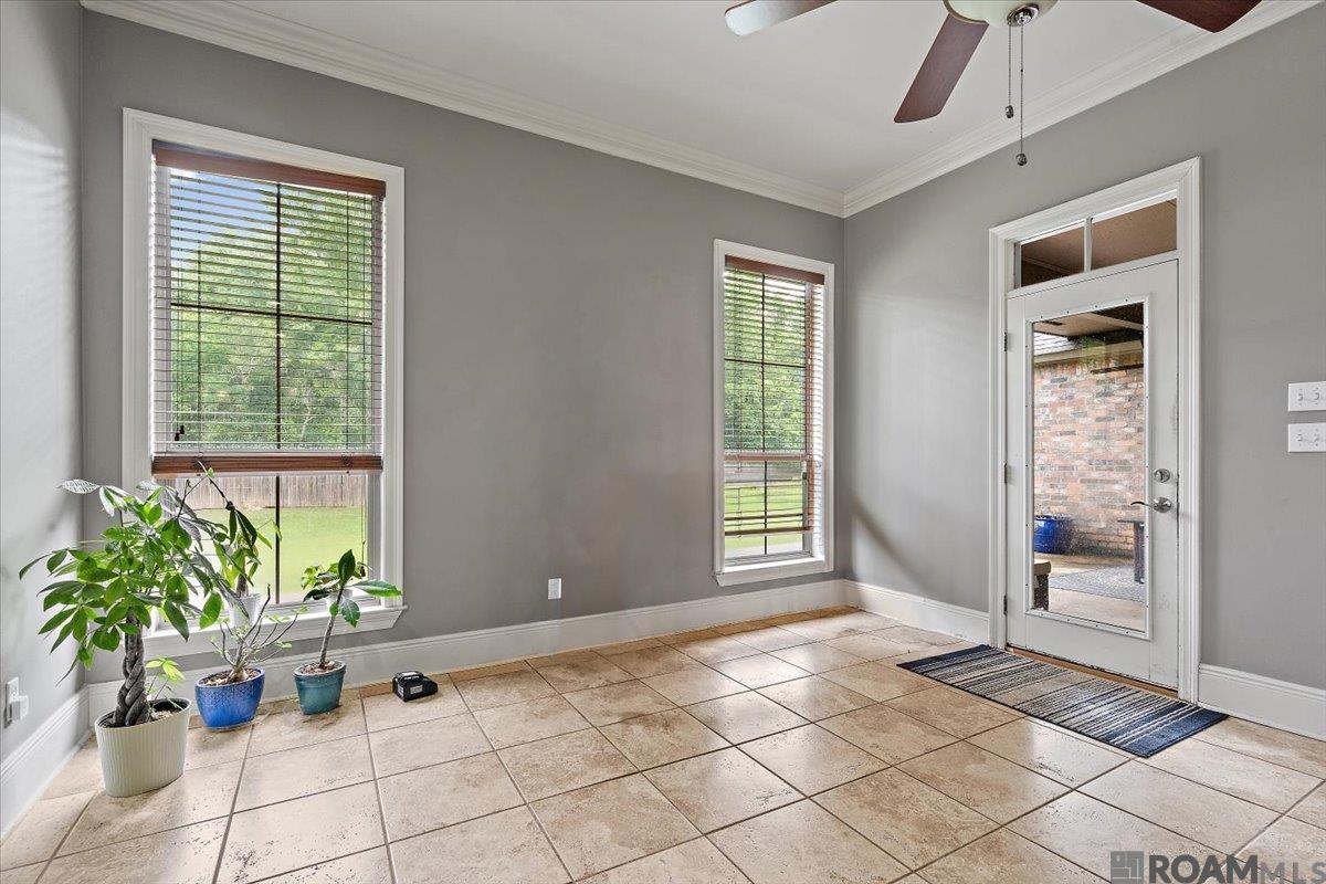 18468 Lake Harbor Ln, Prairieville, Louisiana image 9