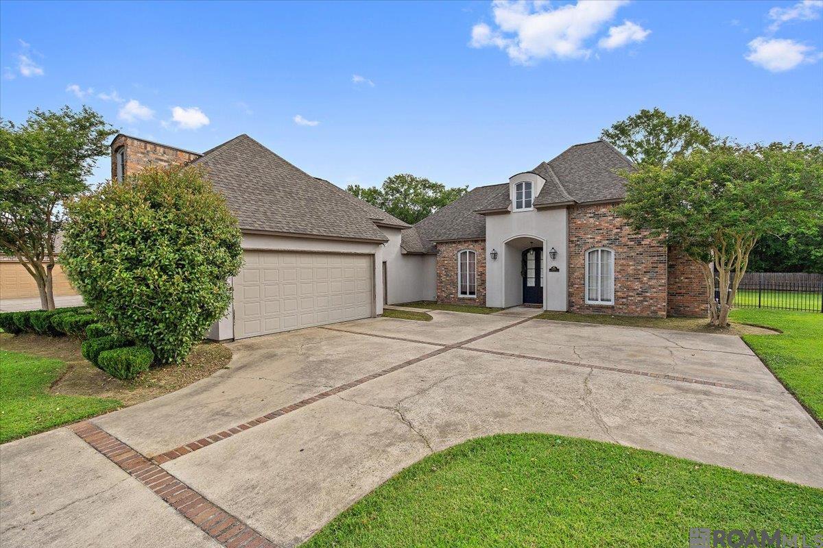 18468 Lake Harbor Ln, Prairieville, Louisiana image 1