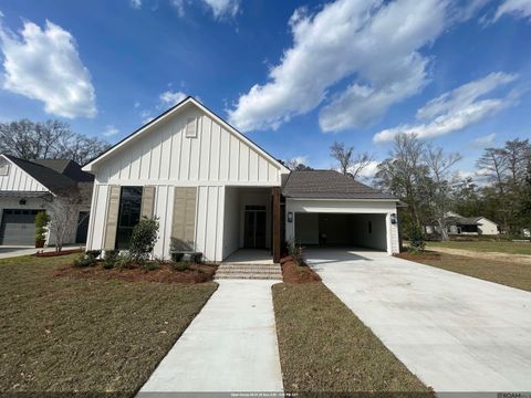 Homes For Sale - 1119 Camellia Way<br/> Denham Springs, LA 70726