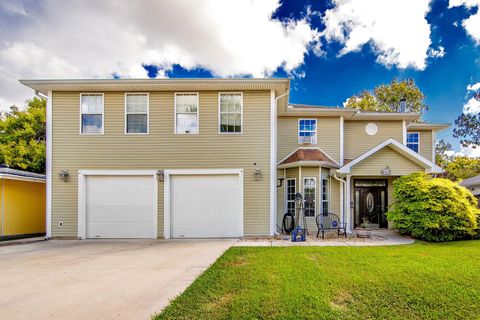 Homes For Sale - 4012 John St<br/> Berwick, LA 70342