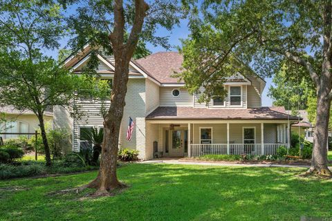 Homes For Sale - 39 Stonebridge Court<br/> Mandeville, LA 70448