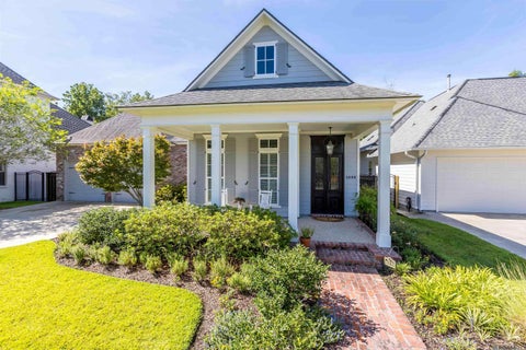 Homes For Sale - 1922 Sugar Cane Ln<br/> Baton Rouge, LA 70810