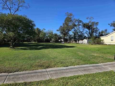 325 Allen St Houma LA 70363