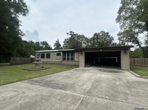 Mobile Home For Sale - 13725 Hartman Ln<br/> Walker, LA 70785