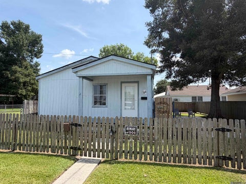 Homes For Sale - 526 Locust St<br/> Thibodaux, LA 70301