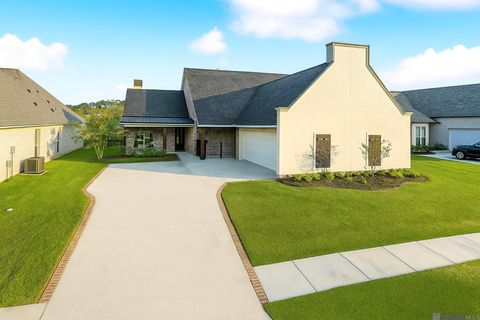 Homes For Sale - 21478 Yellowfin Dr<br/> Springfield, LA 70462