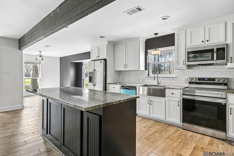 Homes For Sale - 39006 Camp Dr<br/> Ascension County, Prairieville, LA 70769