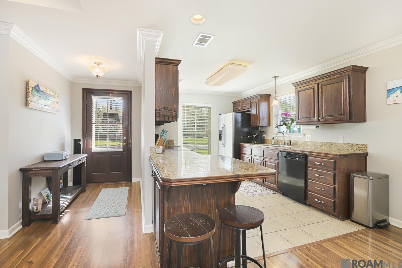 16203 Old Samuel Dr, Prairieville, Louisiana image 5