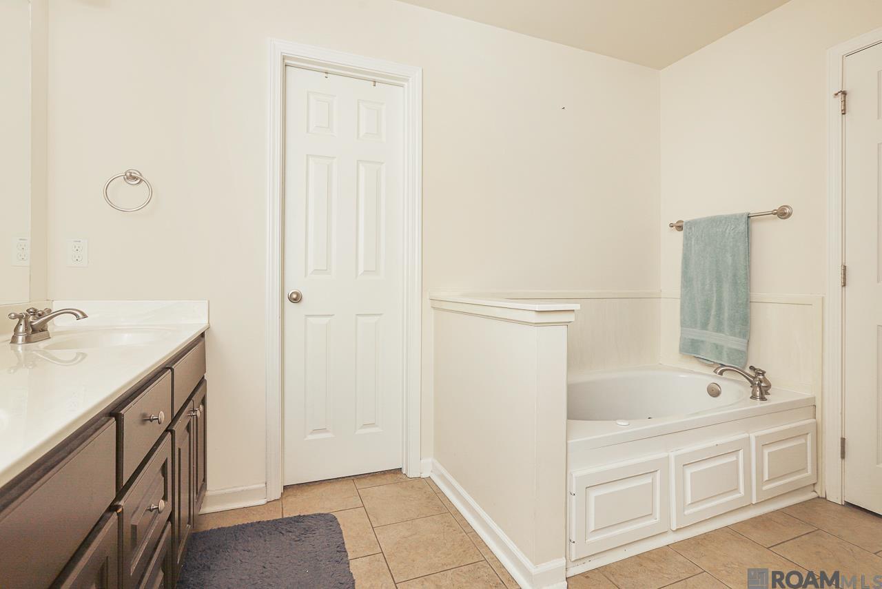 16203 Old Samuel Dr, Prairieville, Louisiana image 12