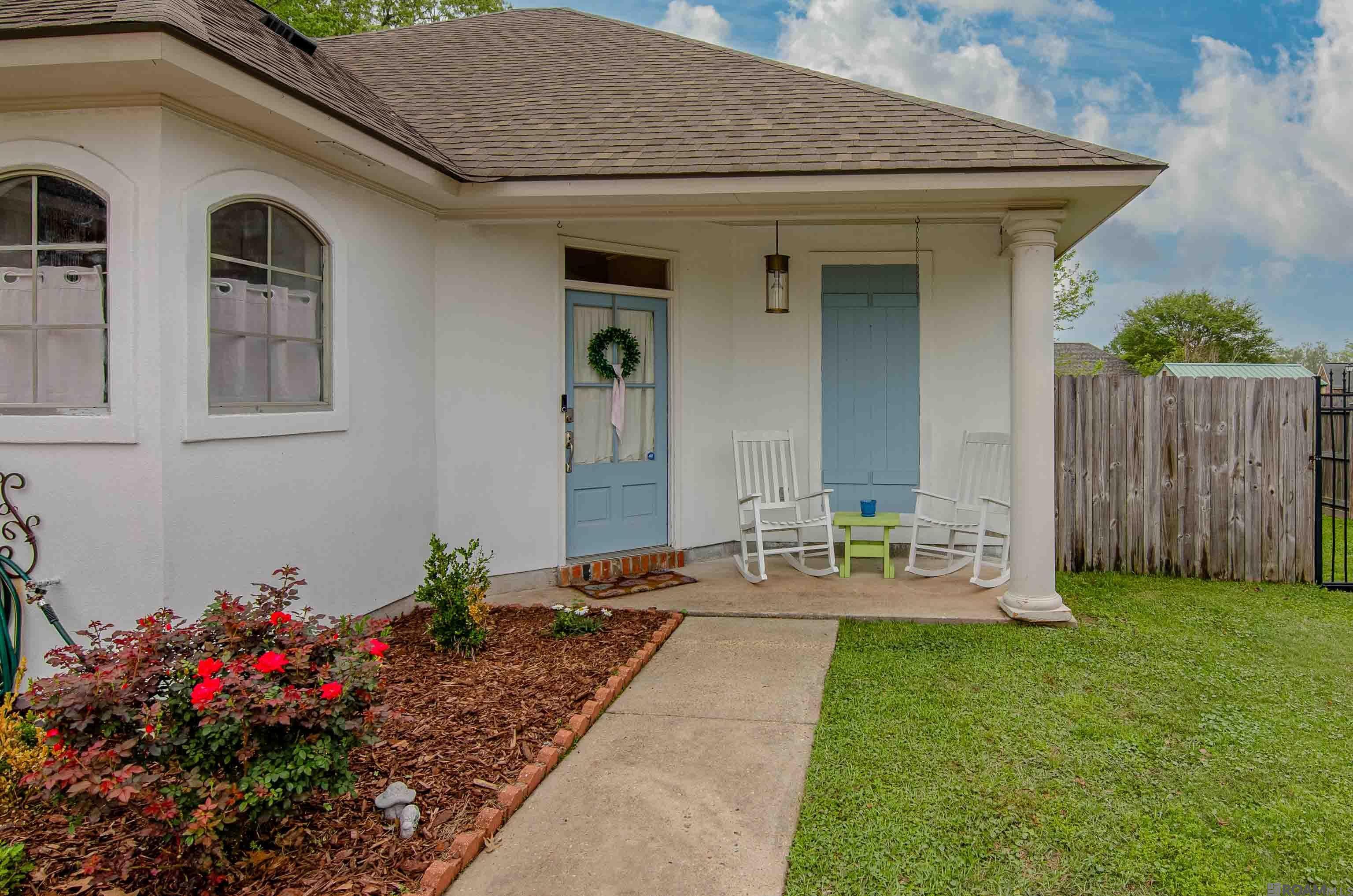 2351 Woodbend Dr, Zachary, Louisiana image 2