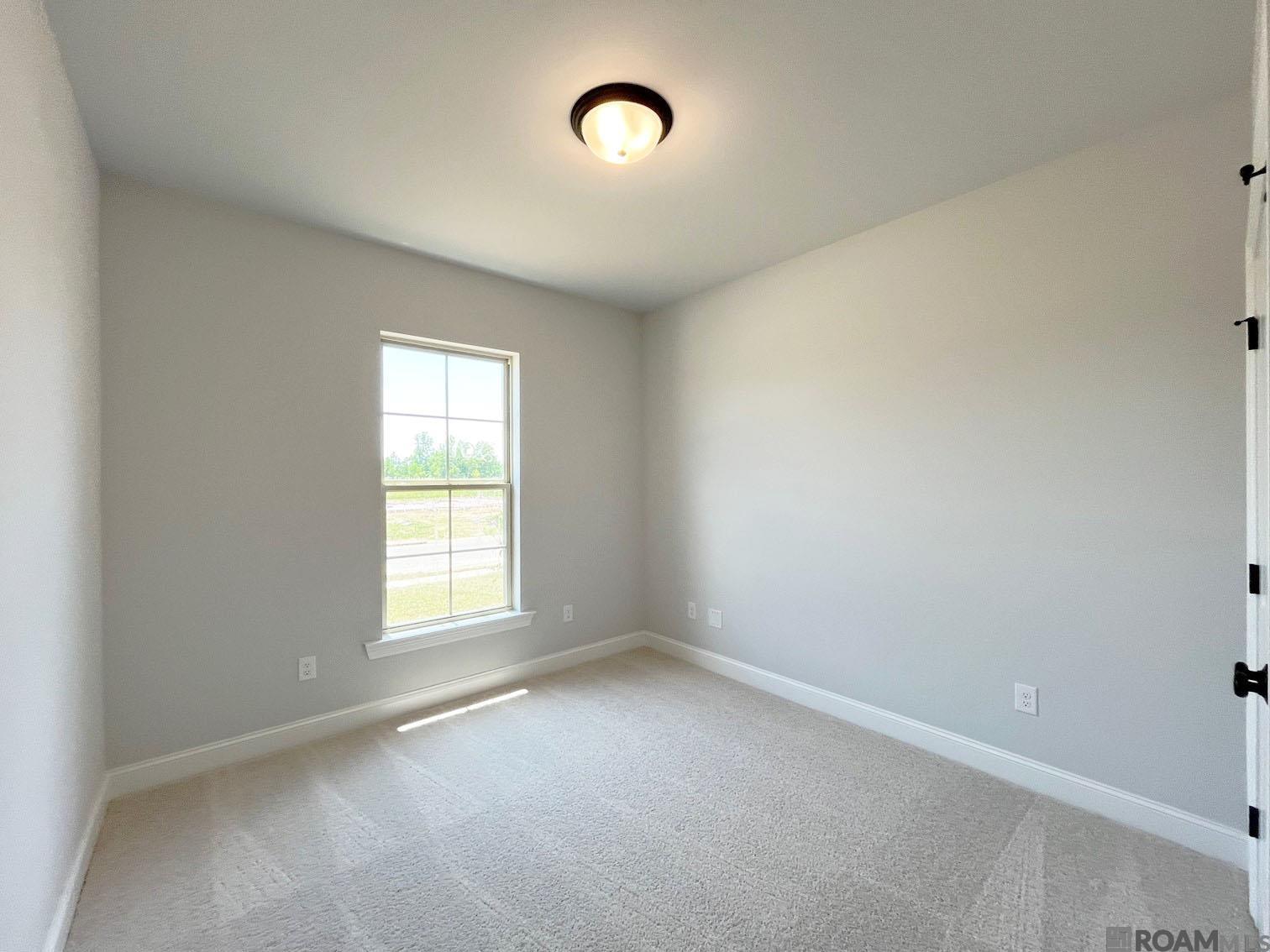 1553 Old Tucson Ave, Zachary, Louisiana image 2