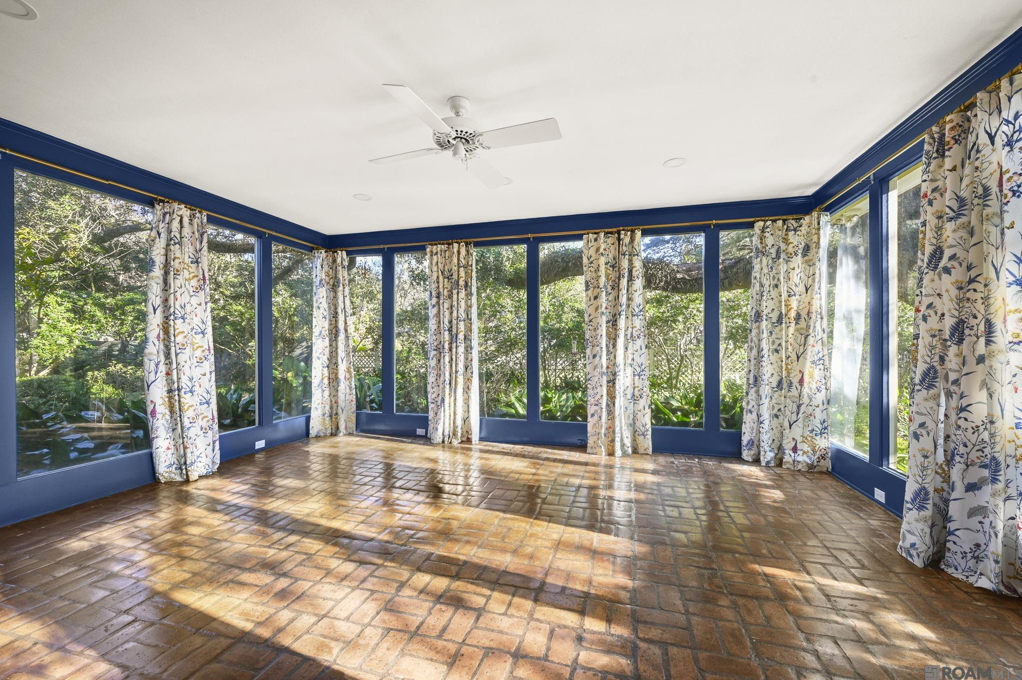 Baton Rouge, Louisiana, 70808, United States, 5 Bedrooms Bedrooms, ,4 BathroomsBathrooms,Residential,Active,2007075
