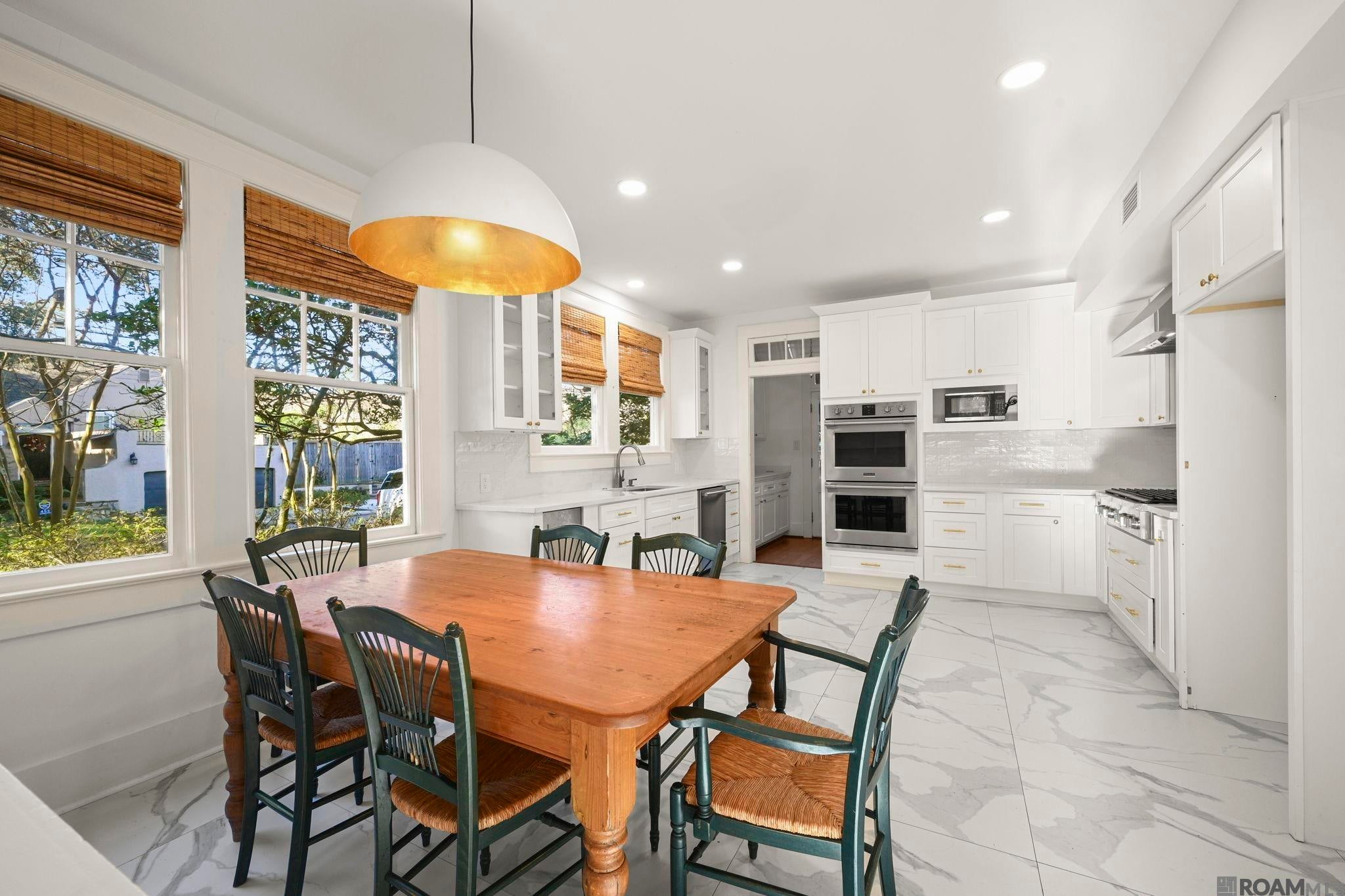 Baton Rouge, Louisiana, 70808, United States, 5 Bedrooms Bedrooms, ,4 BathroomsBathrooms,Residential,Active,2007075