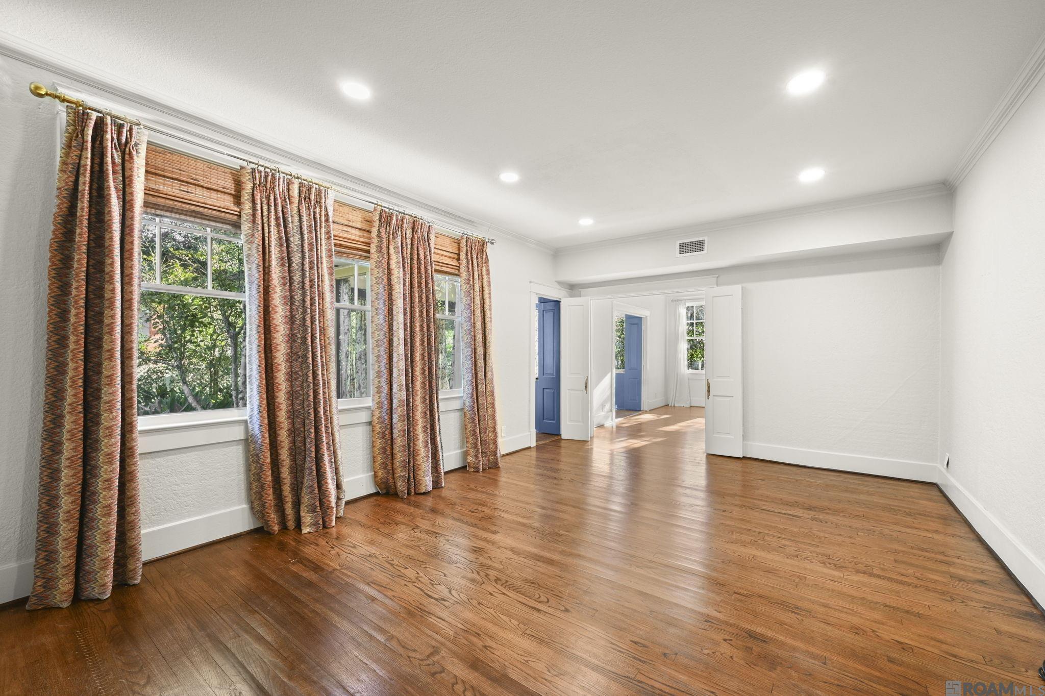 Baton Rouge, Louisiana, 70808, United States, 5 Bedrooms Bedrooms, ,4 BathroomsBathrooms,Residential,Active,2007075
