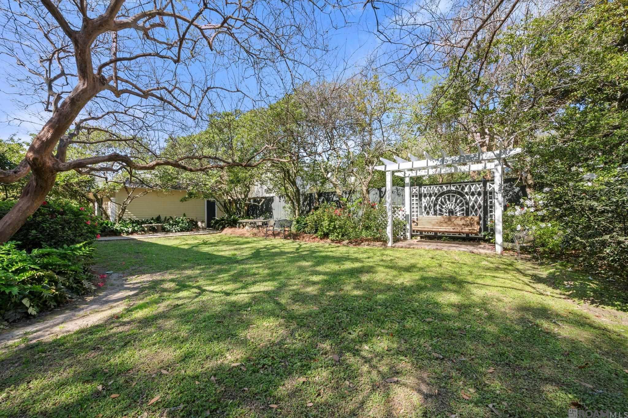 Baton Rouge, Louisiana, 70808, United States, 5 Bedrooms Bedrooms, ,4 BathroomsBathrooms,Residential,Active,2007075