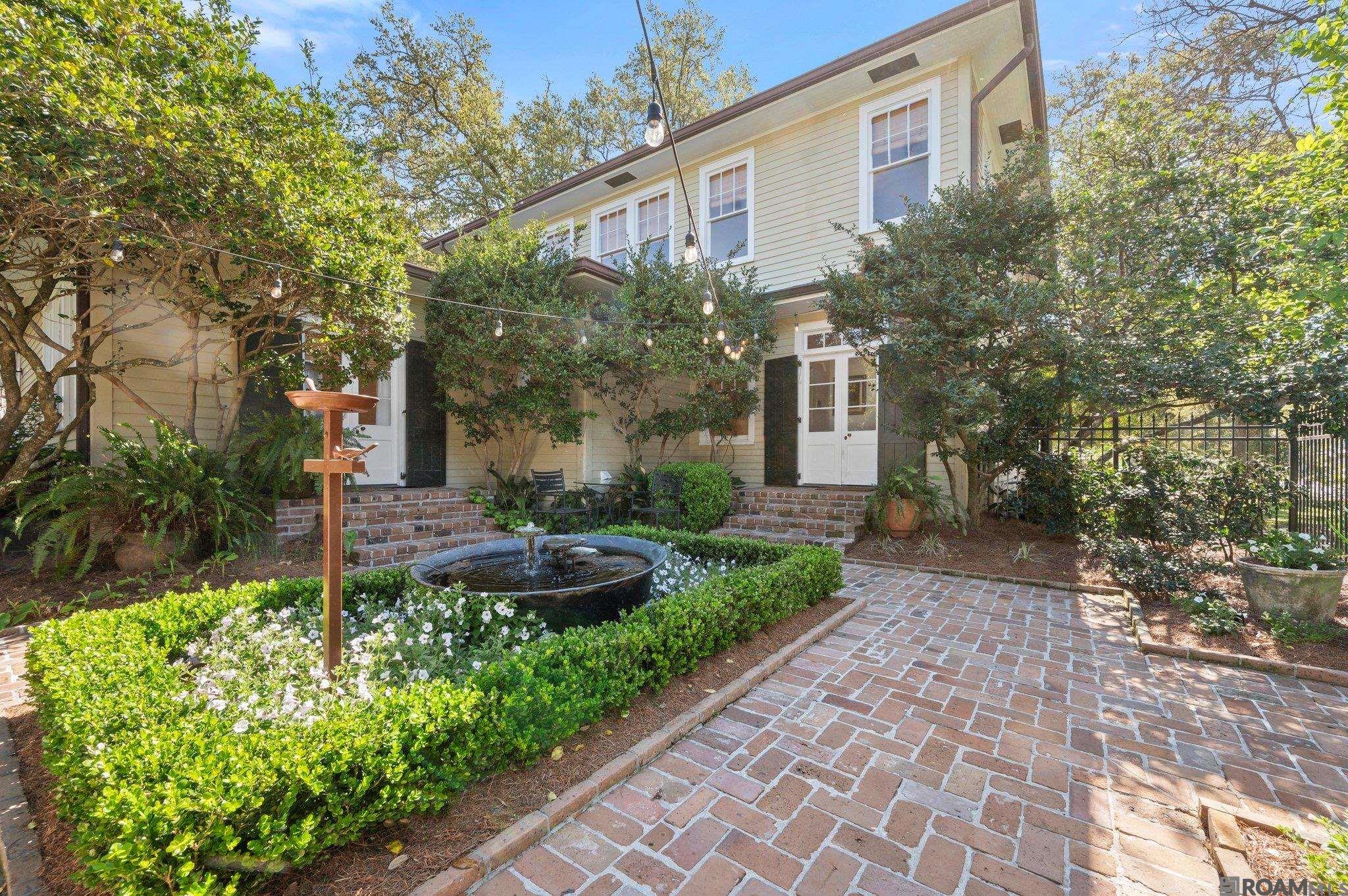 Baton Rouge, Louisiana, 70808, United States, 5 Bedrooms Bedrooms, ,4 BathroomsBathrooms,Residential,Active,2007075