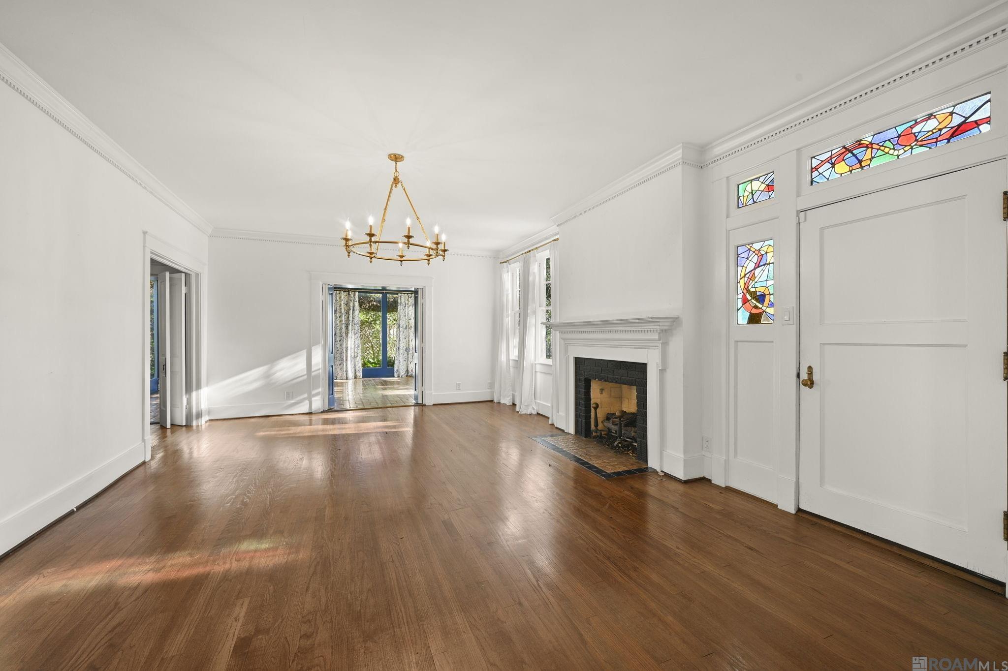 Baton Rouge, Louisiana, 70808, United States, 5 Bedrooms Bedrooms, ,4 BathroomsBathrooms,Residential,Active,2007075