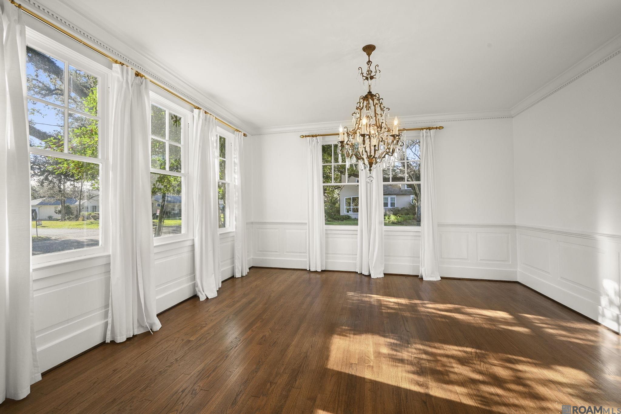 Baton Rouge, Louisiana, 70808, United States, 5 Bedrooms Bedrooms, ,4 BathroomsBathrooms,Residential,Active,2007075