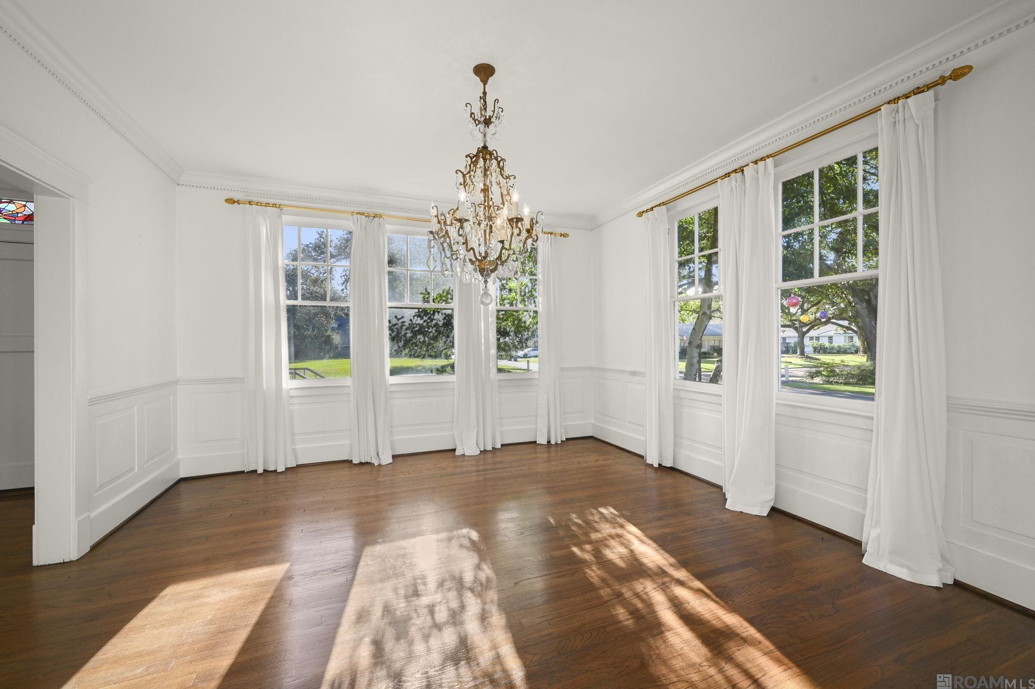 Baton Rouge, Louisiana, 70808, United States, 5 Bedrooms Bedrooms, ,4 BathroomsBathrooms,Residential,Active,2007075