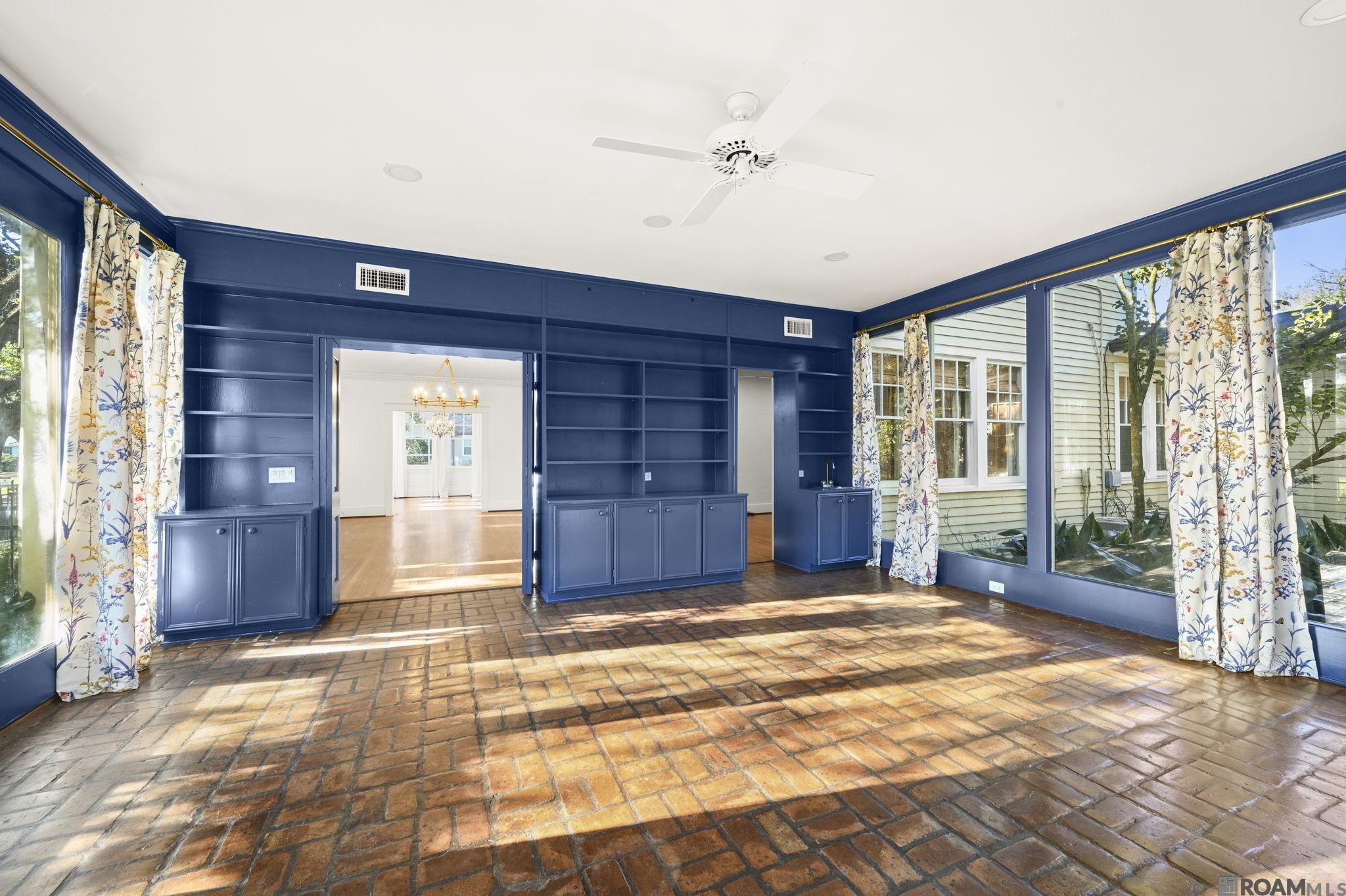 Baton Rouge, Louisiana, 70808, United States, 5 Bedrooms Bedrooms, ,4 BathroomsBathrooms,Residential,Active,2007075