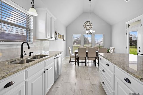 Homes For Sale - 37226 Meador Ln<br/> Ascension County, Geismar, LA 70734