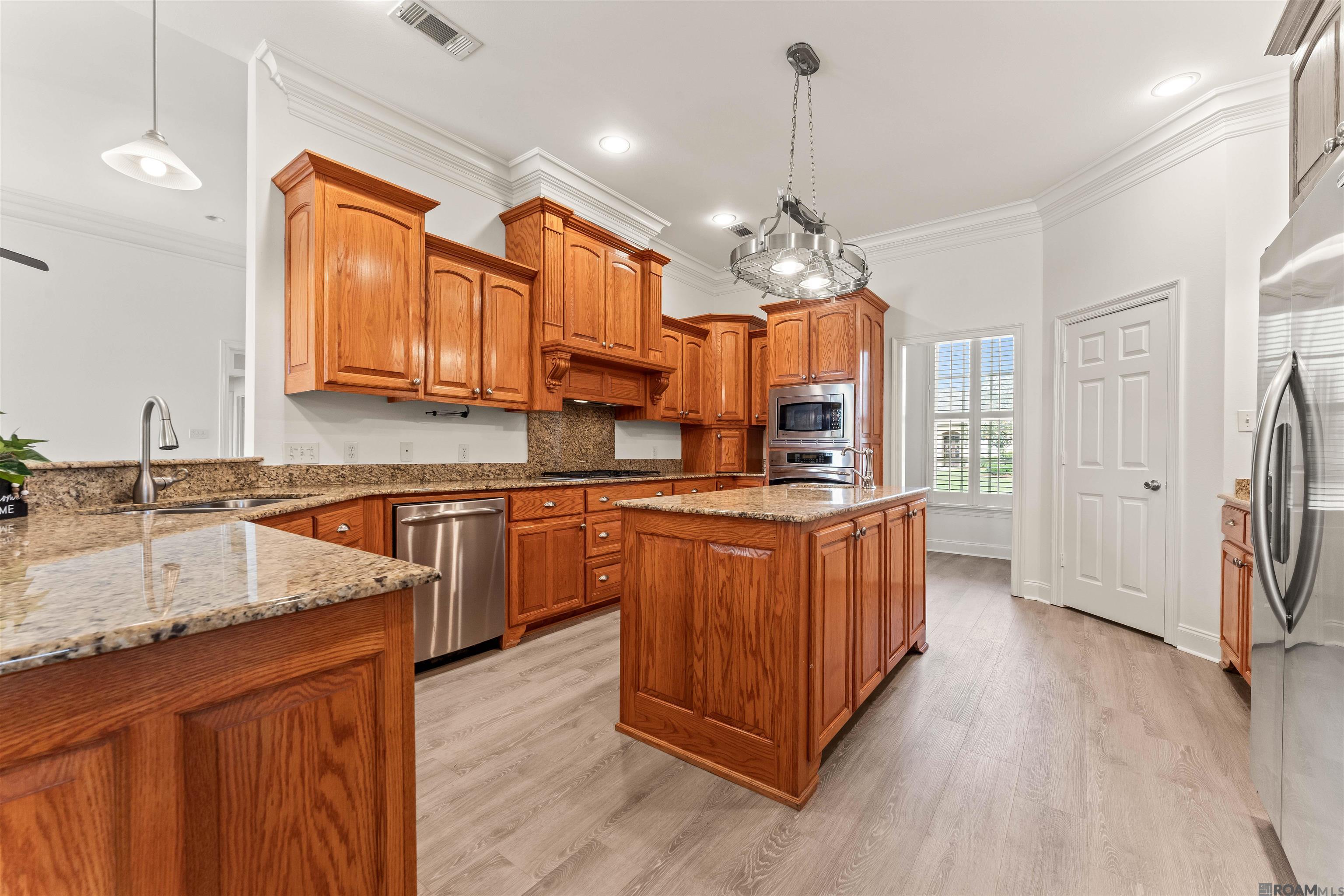6239 Royal Lakes Estates Avenue, Gonzales, Louisiana image 13