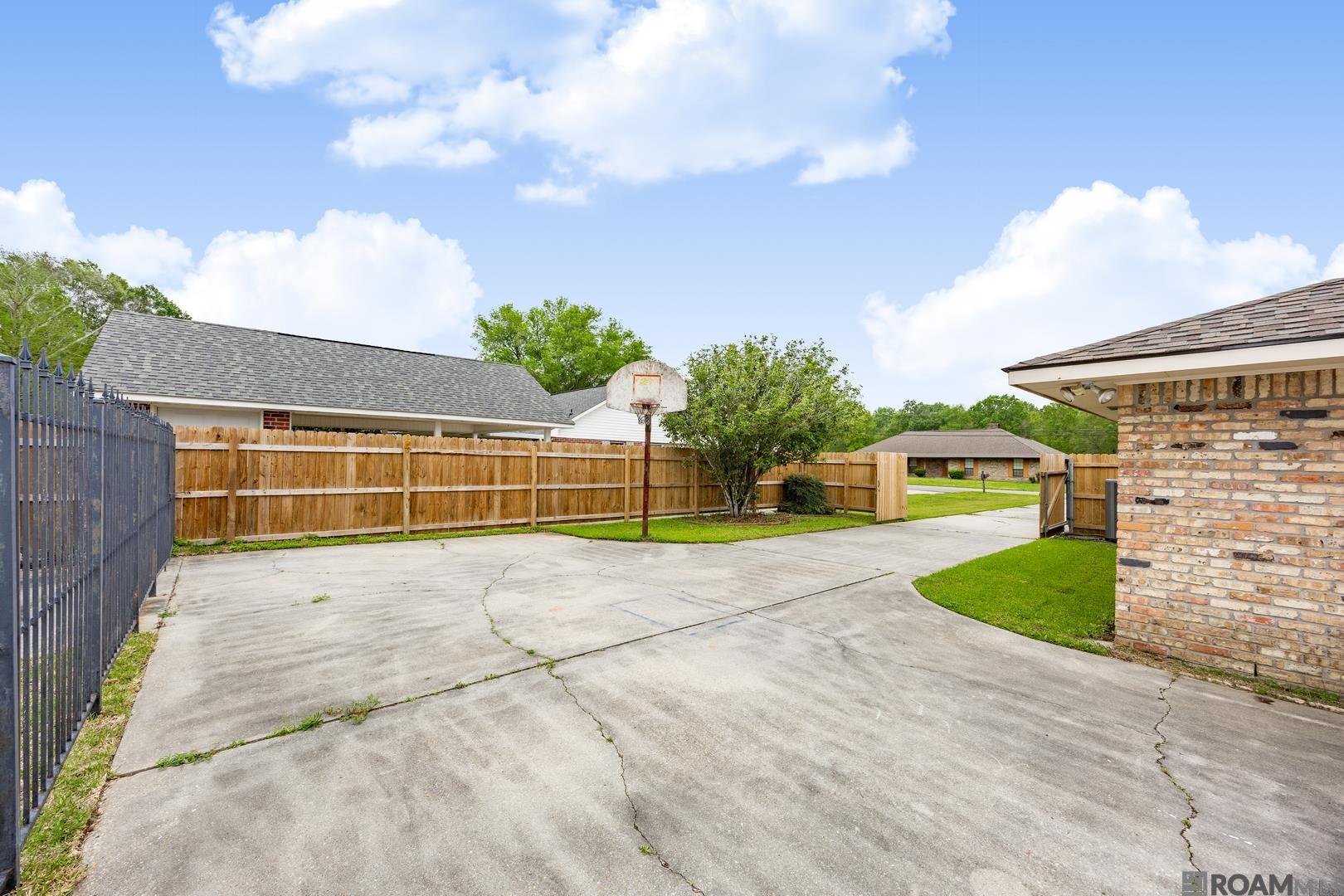 2428 Riverside Dr, Port Allen, Louisiana image 27