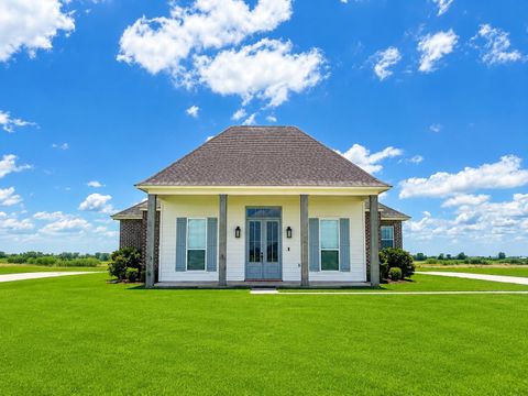 Homes For Sale - 276 South Sugarfield Drive<br/> Thibodaux, LA 70301
