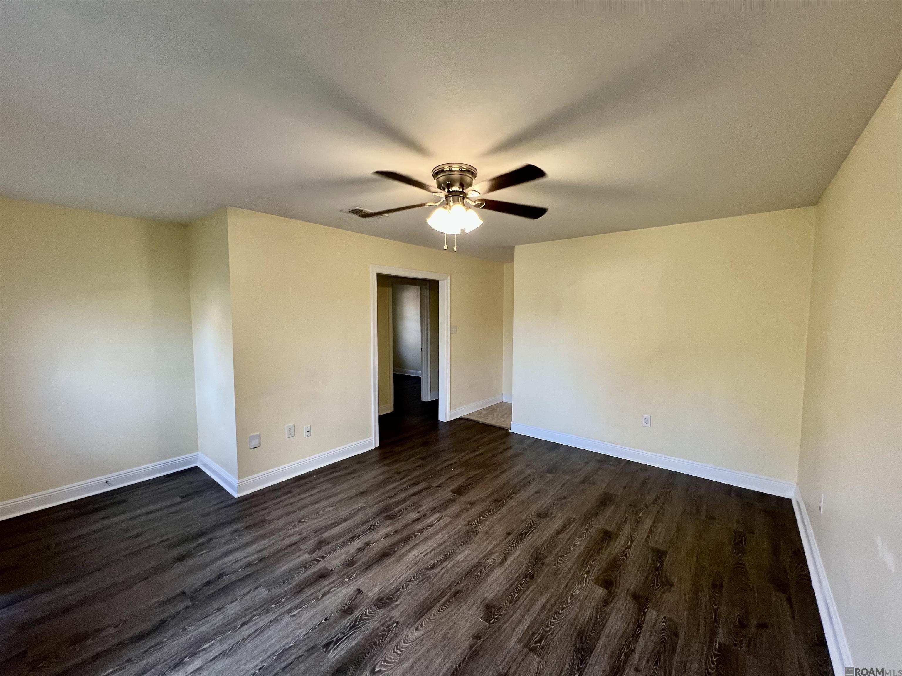 8750 Fairoaks St, Denham Springs, Louisiana image 3