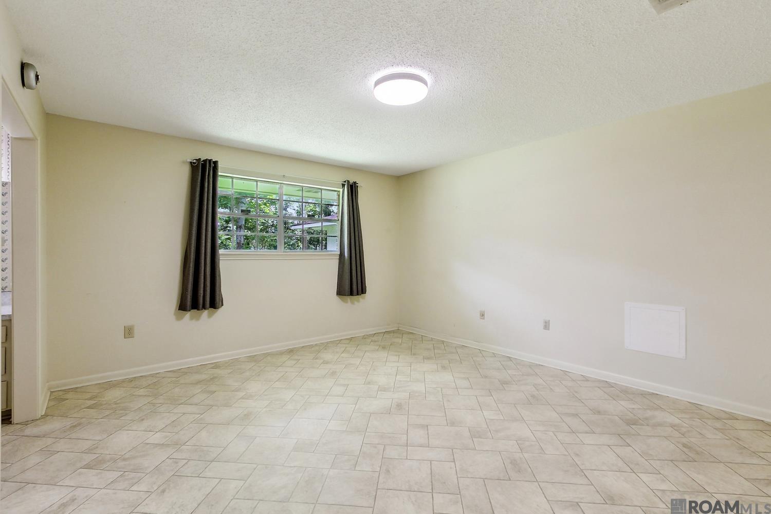 756 Castle Kirk Dr, Baton Rouge, Louisiana image 9