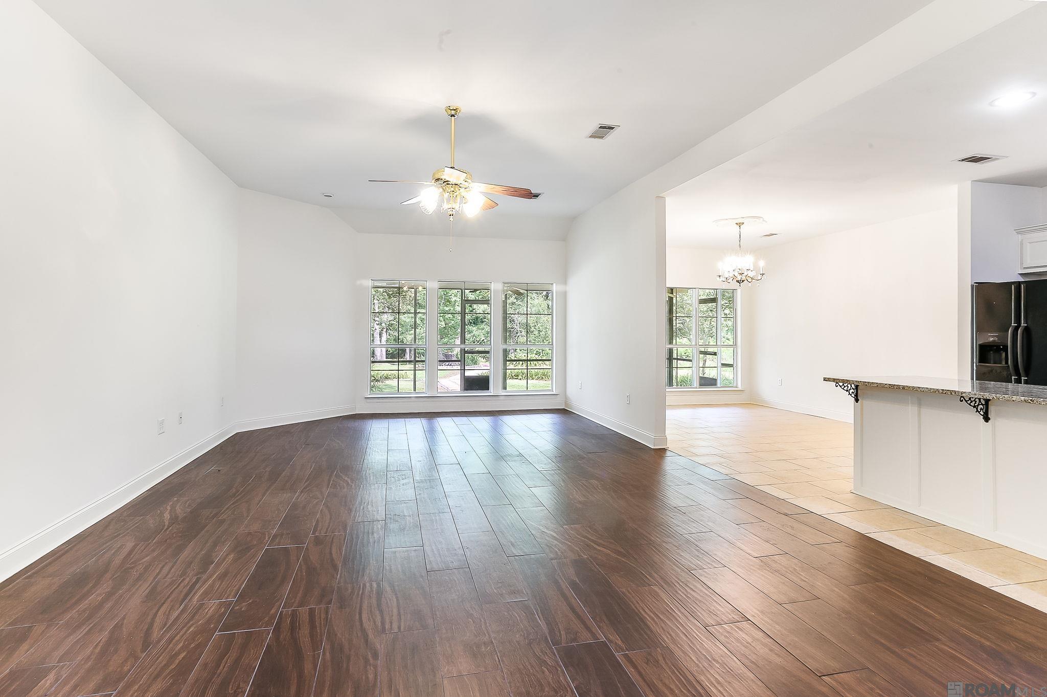16270 Greenwood Dr, Prairieville, Louisiana image 2