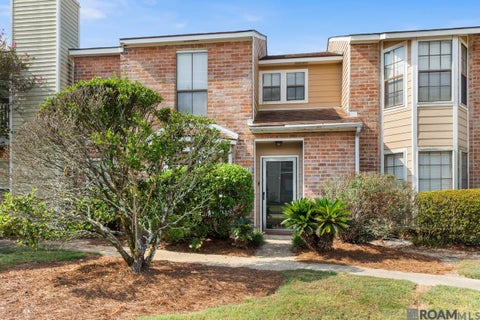 Townhouse For Sale - 9839 Siegen Ln<br/> Baton Rouge, LA 70810