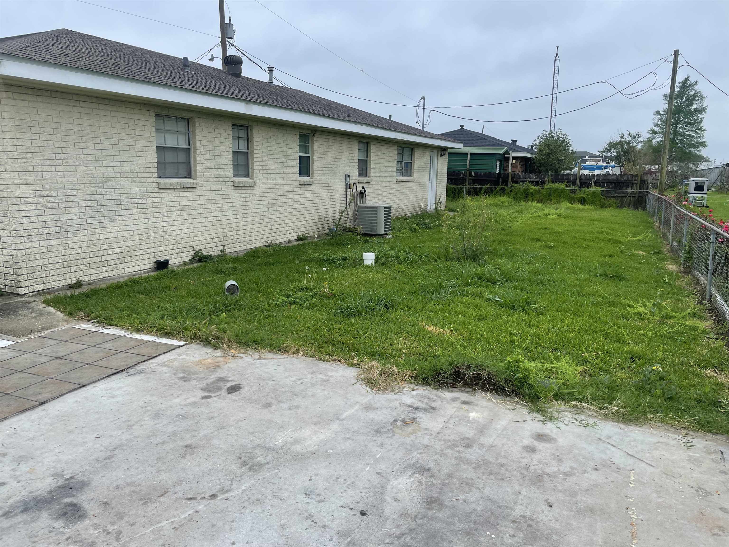 208 W 13th St, Larose, Louisiana image 2