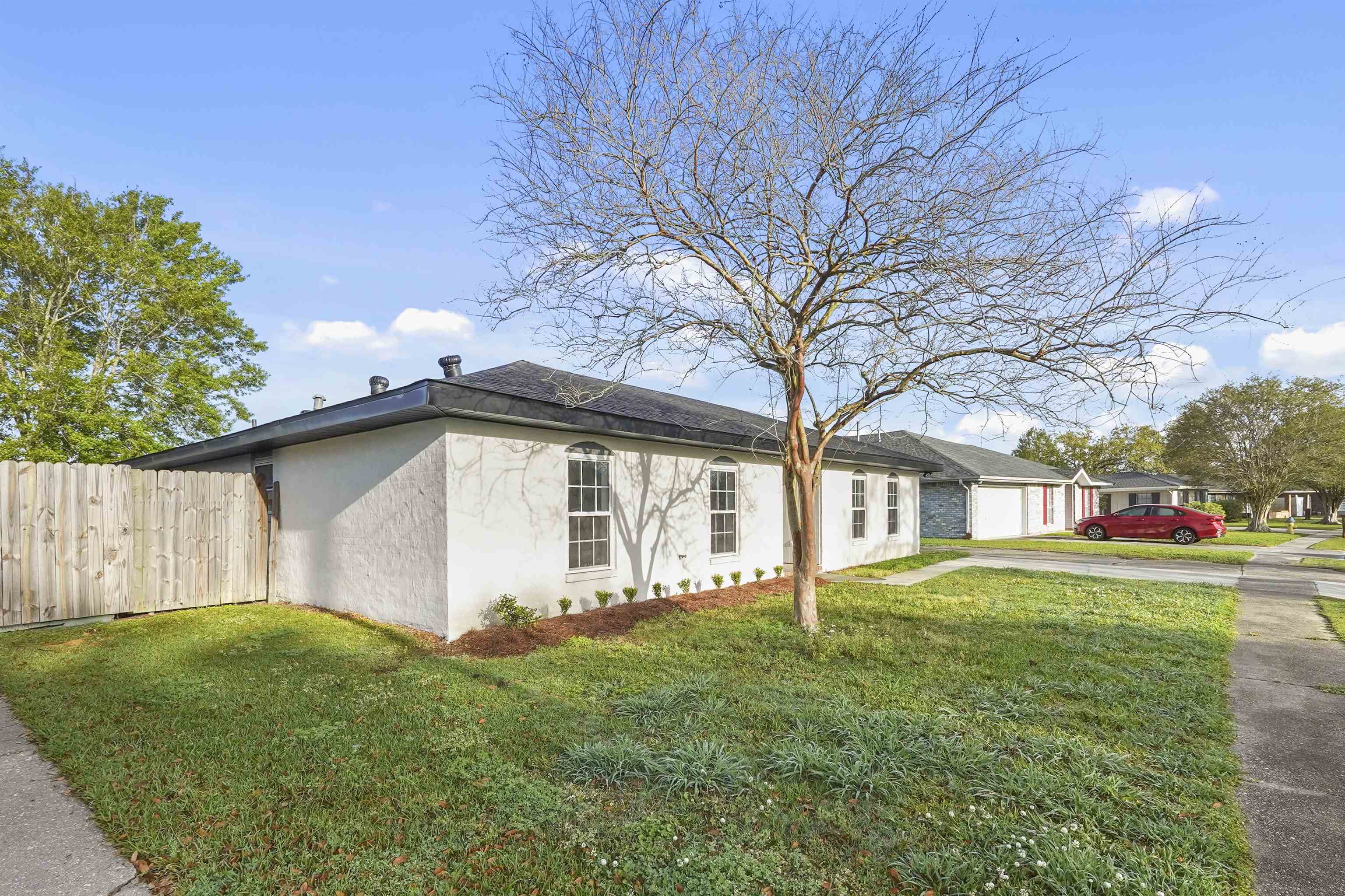 210 Lynwood Drive, Houma, Louisiana image 2