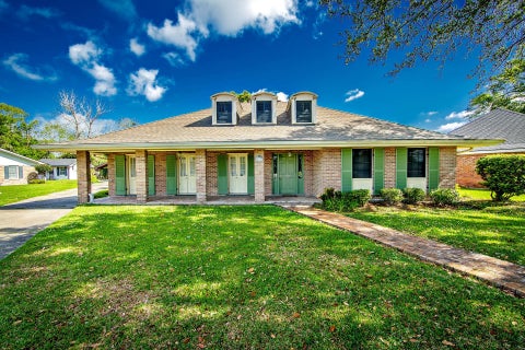 Homes For Sale - 504 Winfield Boulevard<br/> Houma, LA 70360