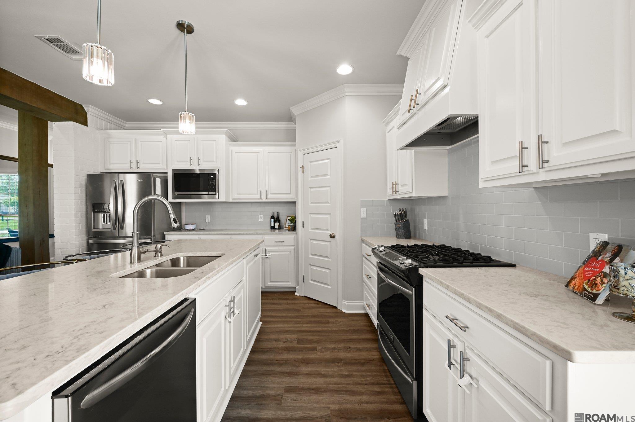10231 W Robert Wilson Rd, Gonzales, Louisiana image 7