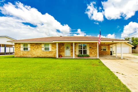 Homes For Sale - 104 Saint Julien St<br/> Schriever, LA 70395