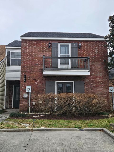 Townhouse For Sale - 248 South French Quarter Drive<br/> Houma, LA 70364