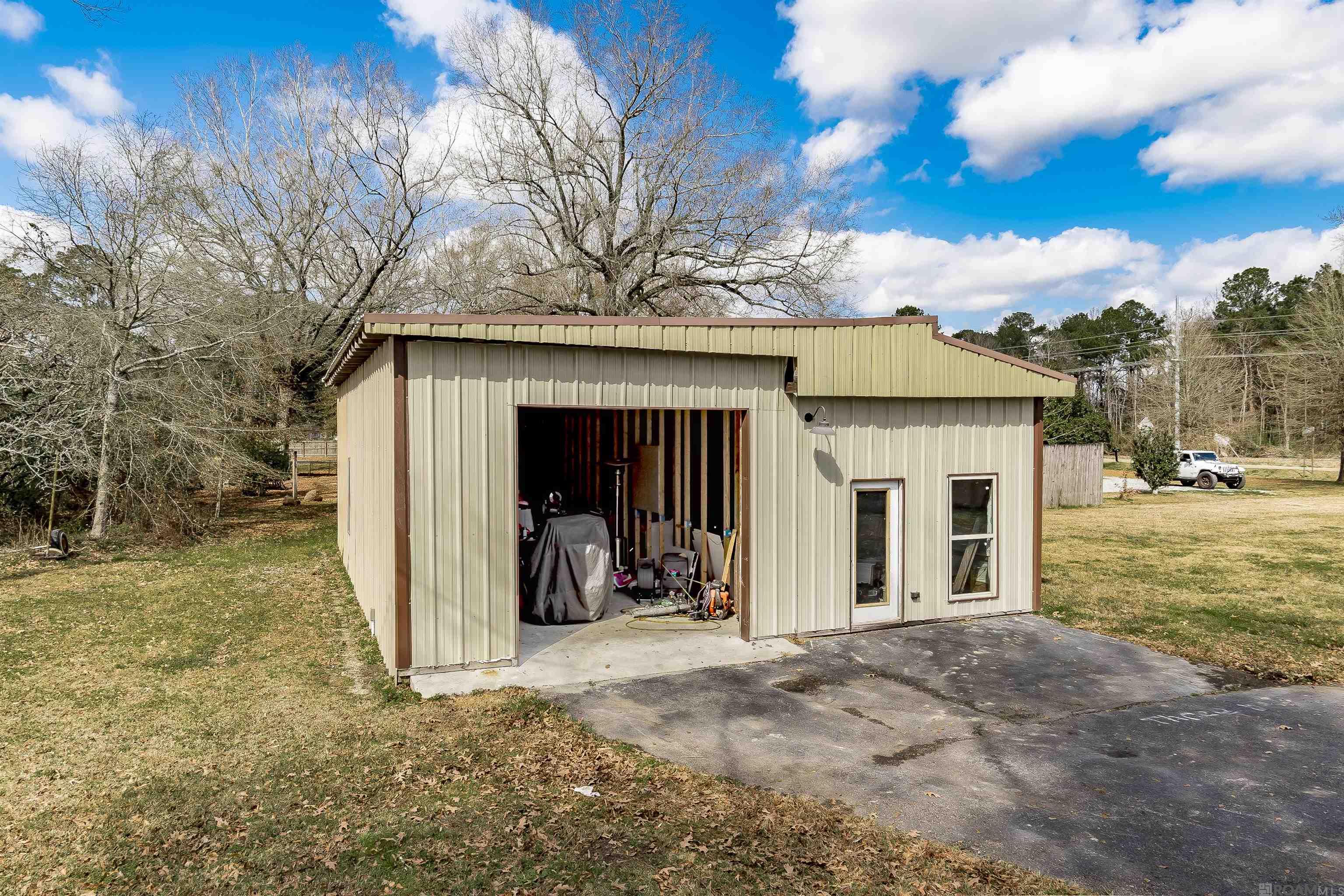 9614 Lockhart Rd, Denham Springs, Louisiana image 5