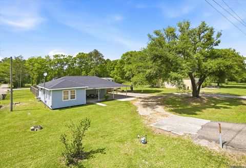 Homes For Sale - 32835 Walker North Rd<br/> Walker, LA 70785