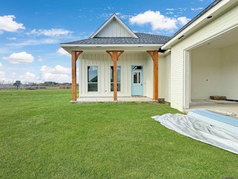 Homes For Sale - 39521 Hernando De Soto Dr<br/> Darrow, LA 70725