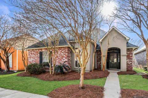 Homes For Sale - 8624 E Cypress Point Ct<br/> Baton Rouge, LA 70809